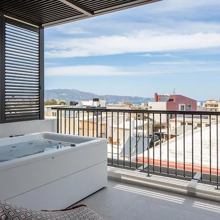 Porta Aparthotel *